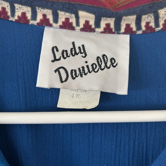 Button down - Picture 2 of 4